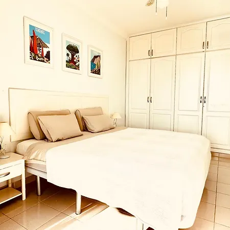 Casa Hugo - Ocean View, Quiet Pool, Fibre Net, Gigantes Daire *